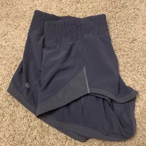 Lululemon 2.5” shorts